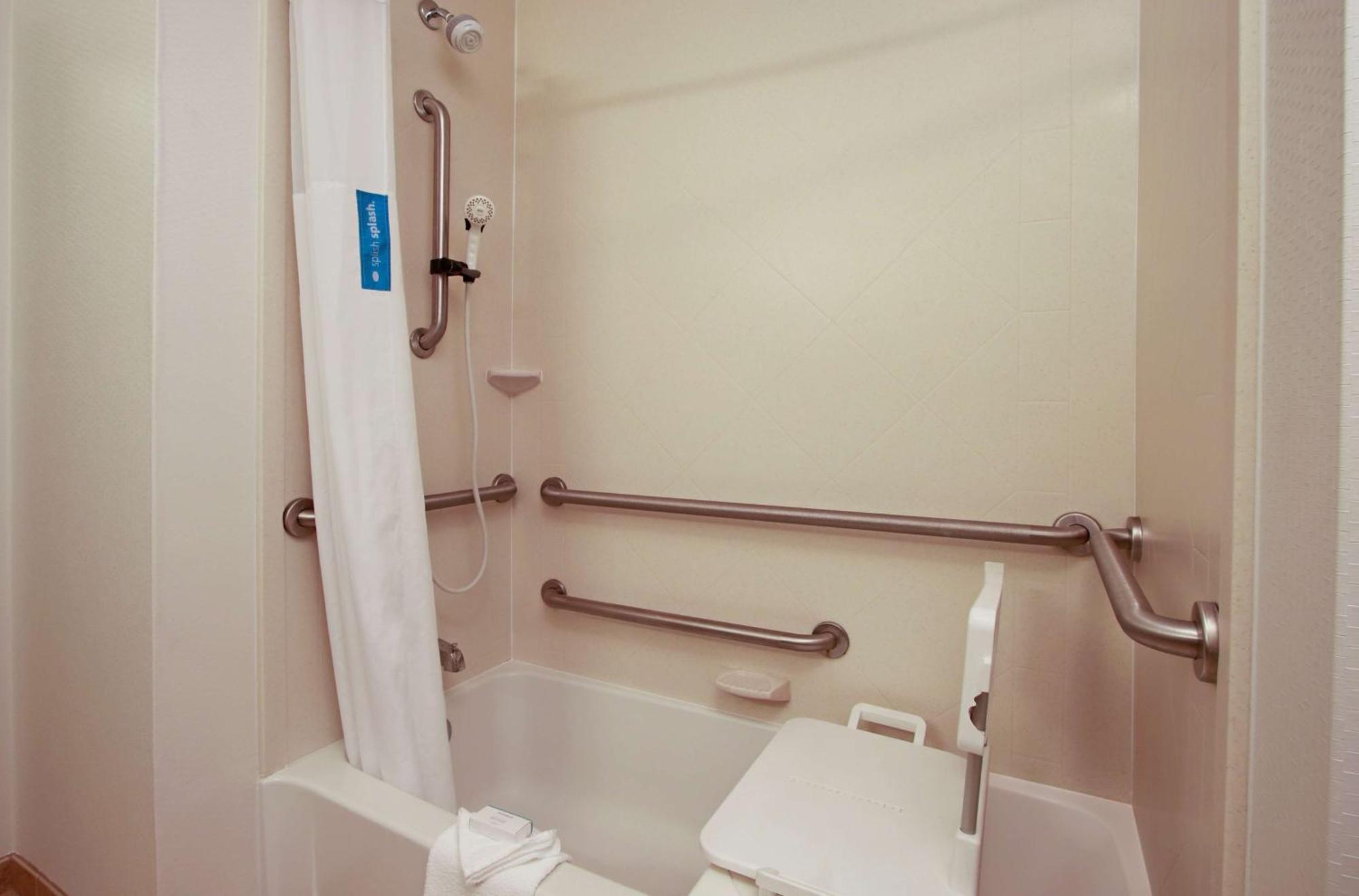 Hampton Inn Winfield Tucker Екстериор снимка