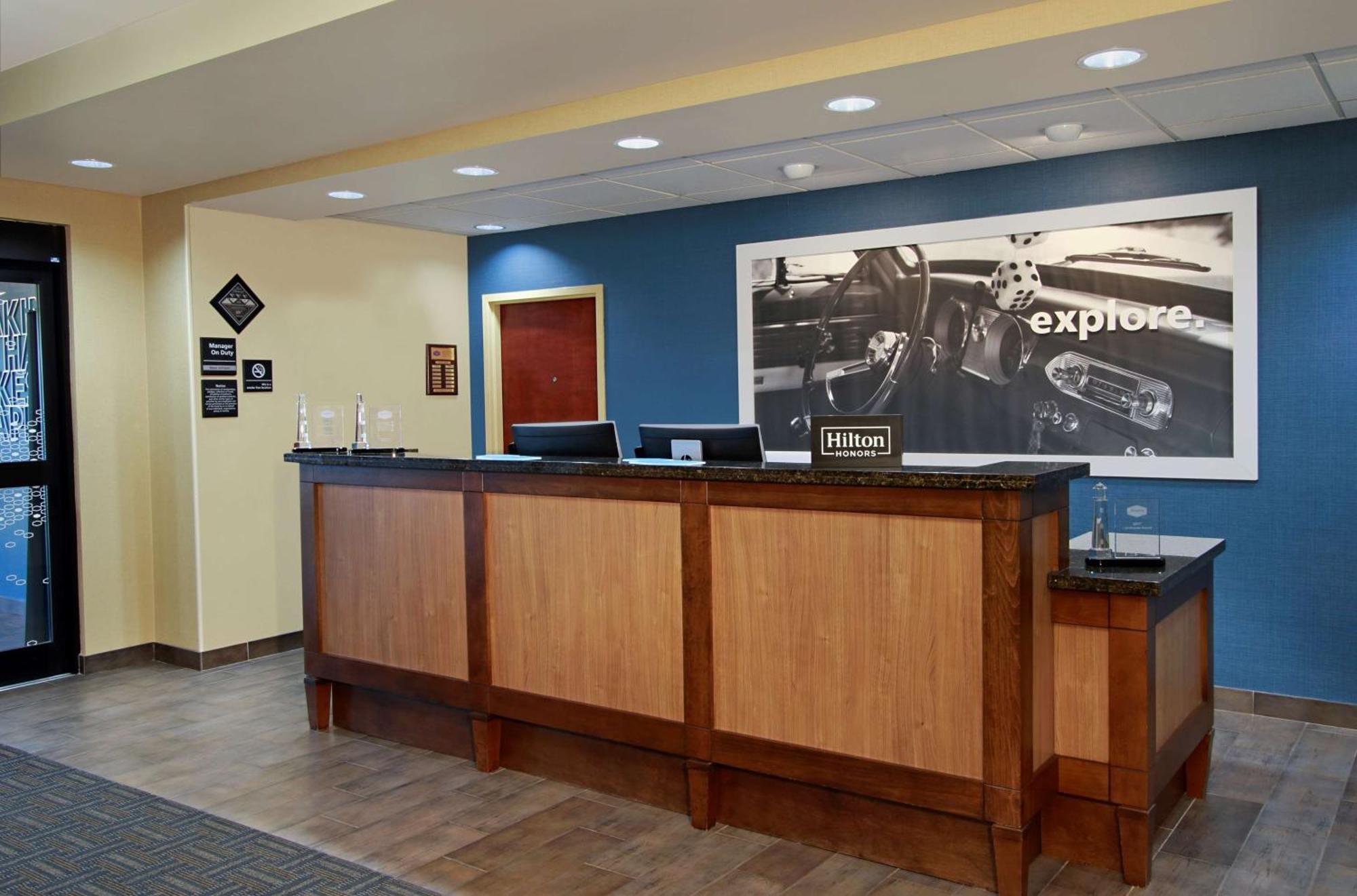 Hampton Inn Winfield Tucker Екстериор снимка