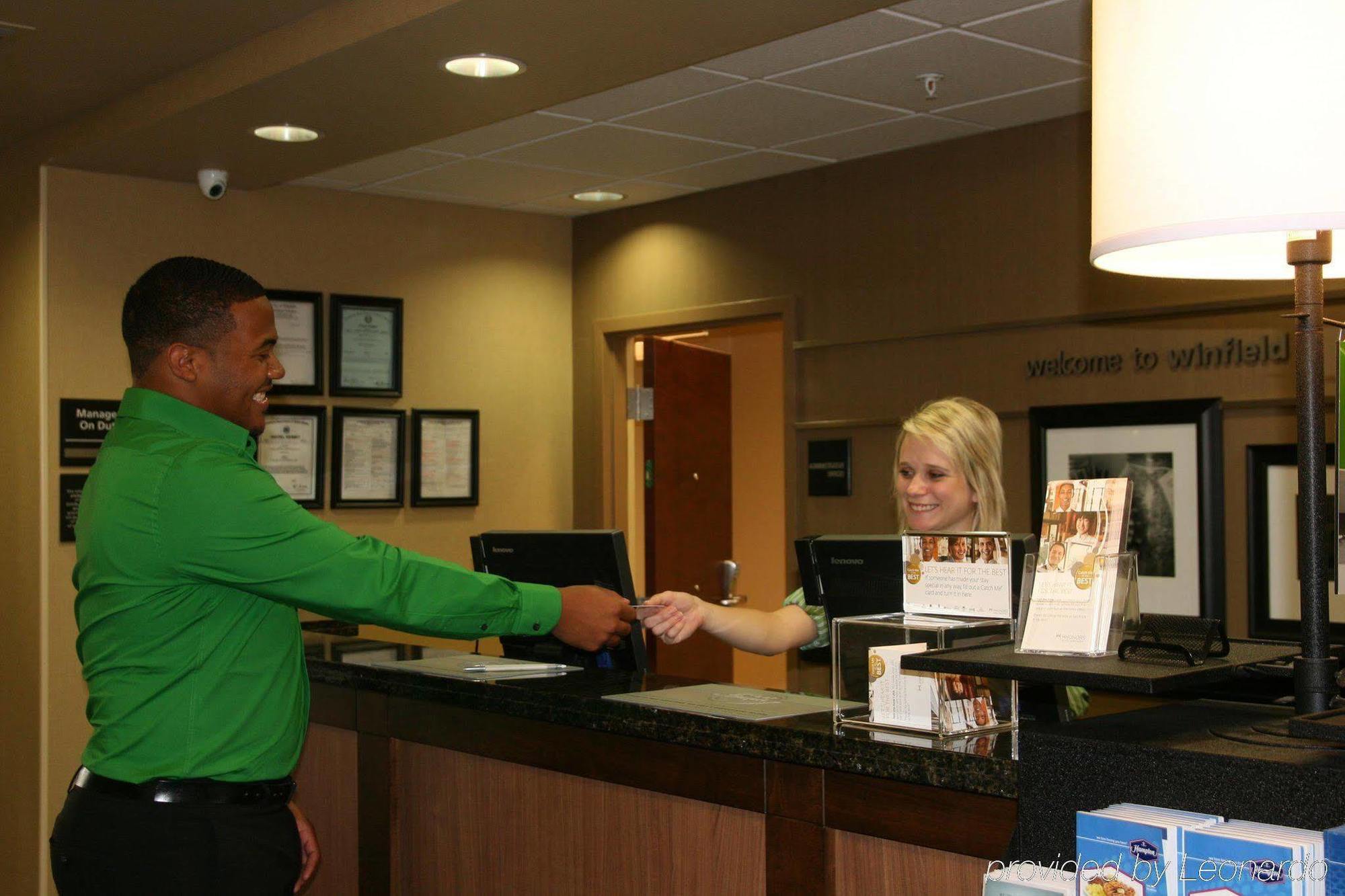 Hampton Inn Winfield Tucker Интериор снимка