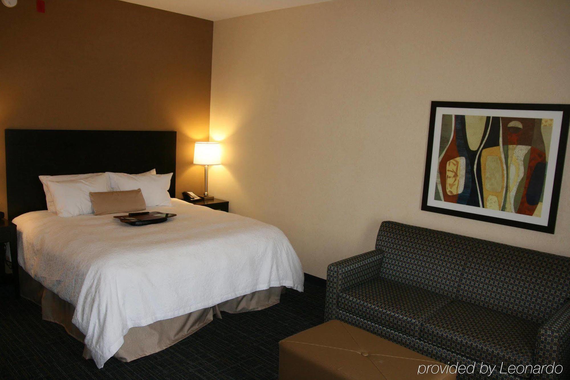 Hampton Inn Winfield Tucker Стая снимка